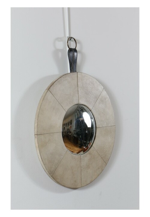 Miroir soricère gainé de parchemin blanc, par Jacques Adnet, vers 1940-1950